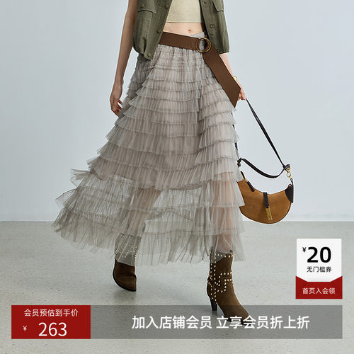 层层递进褶量 构建柔美轮廓