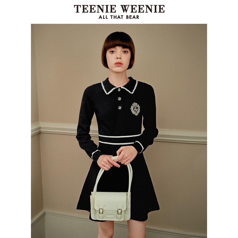 钩花衣领镶边，凸显甜美氛围