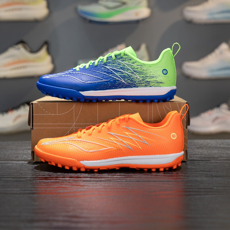 李宁疾影4足球鞋男大童2026春季青少年支撑稳定回弹运动鞋YKGW024