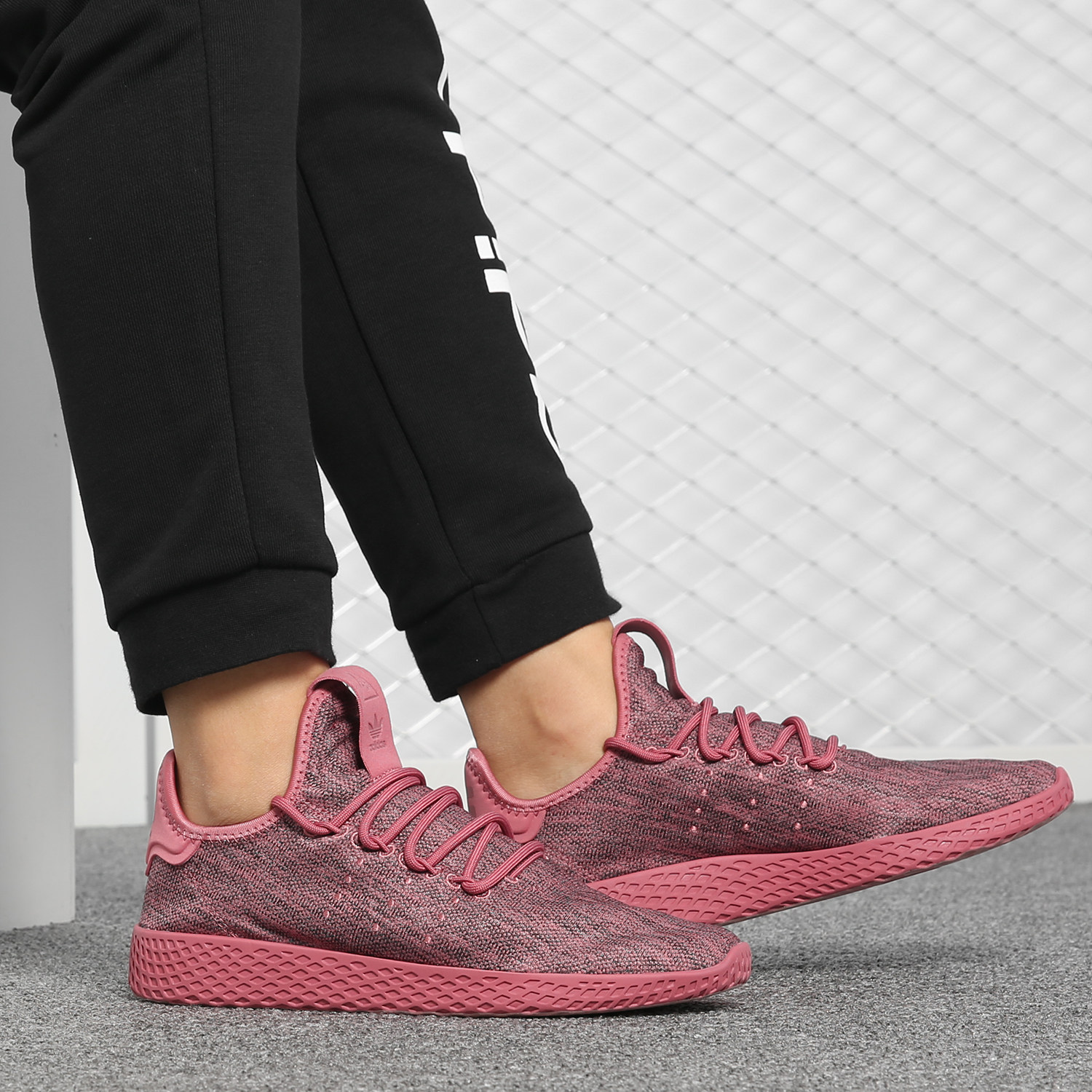 女休闲鞋Adidas/阿迪达斯复古