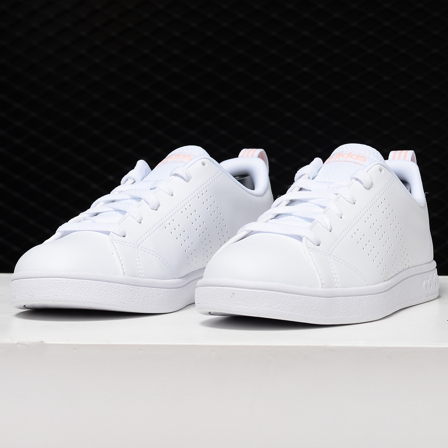 阿迪达斯男女舒适休闲鞋