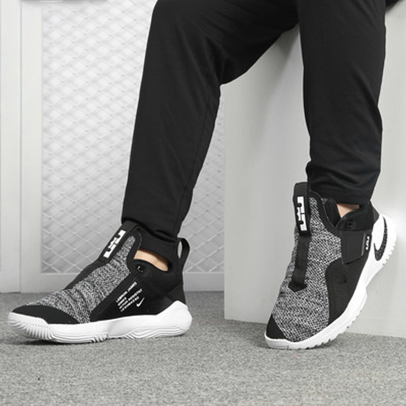 Nike/耐克正品新款詹姆斯 使节 11 运动缓震男子篮球鞋AO2920