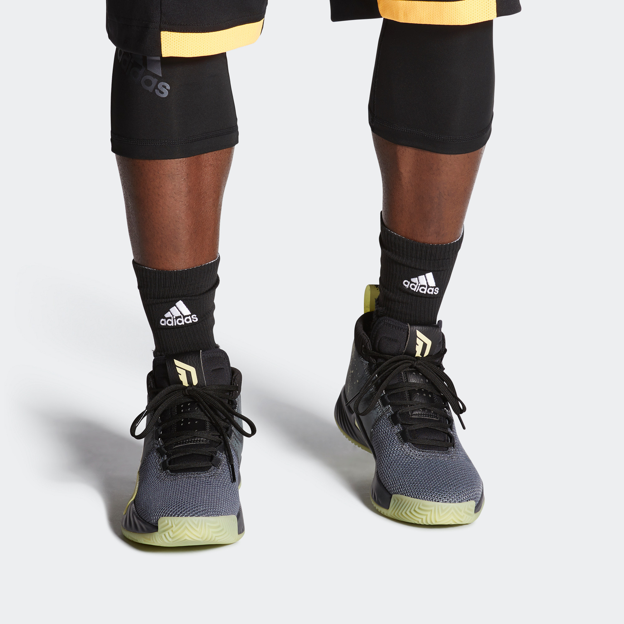 Adidas阿迪达斯5代ef8664篮球鞋