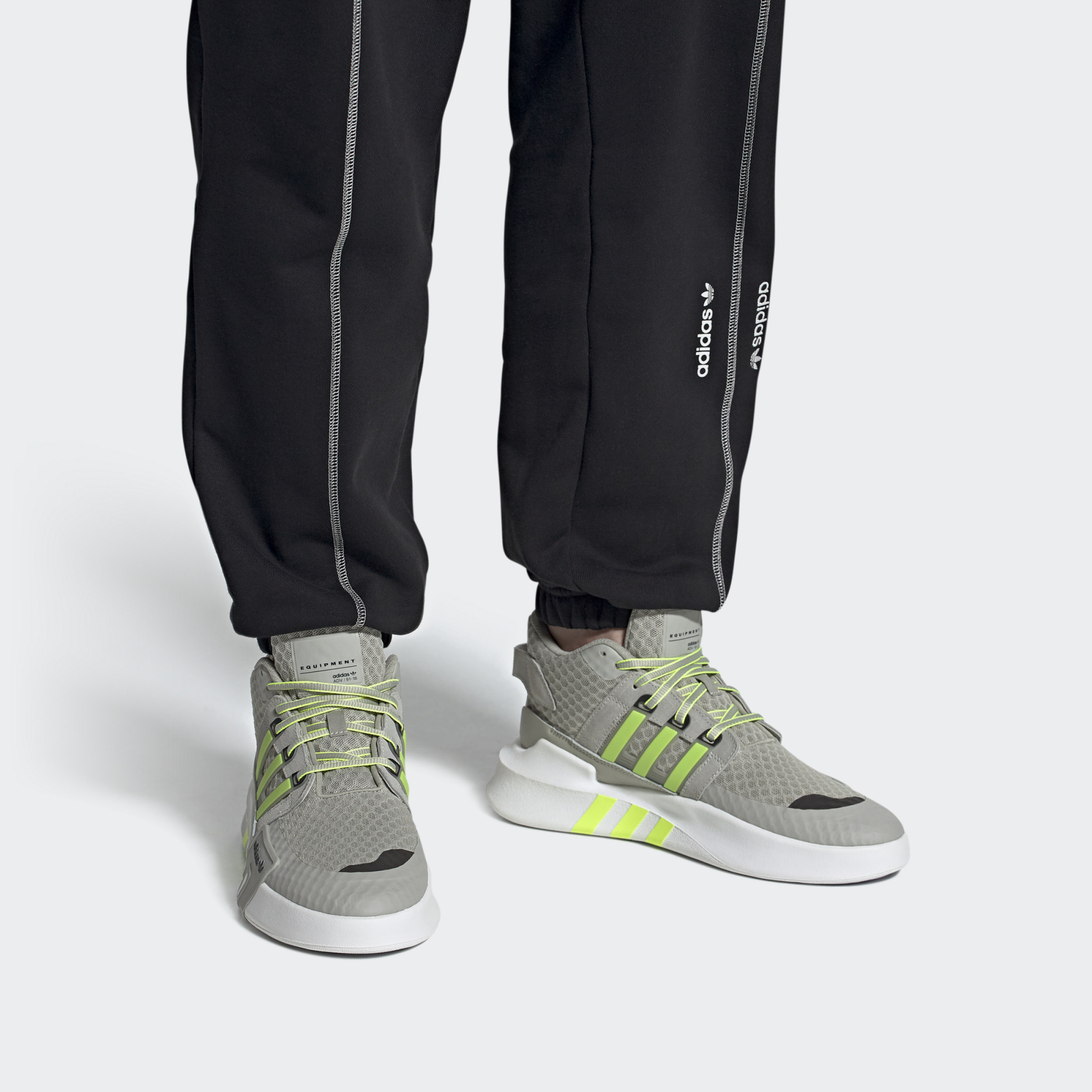 休闲鞋Adidas/阿迪达斯