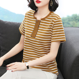 2024夏装新款妈妈纯棉短袖t恤女宽松大码女装老年人衣服条纹上衣