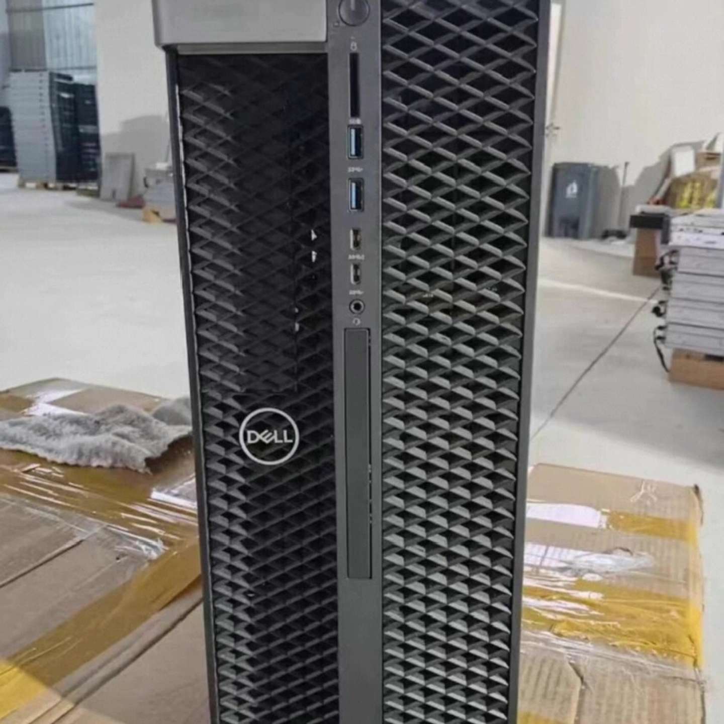 尔T5820工作站准系统，成色新，内部干净，机箱主板电源都(议价）图片