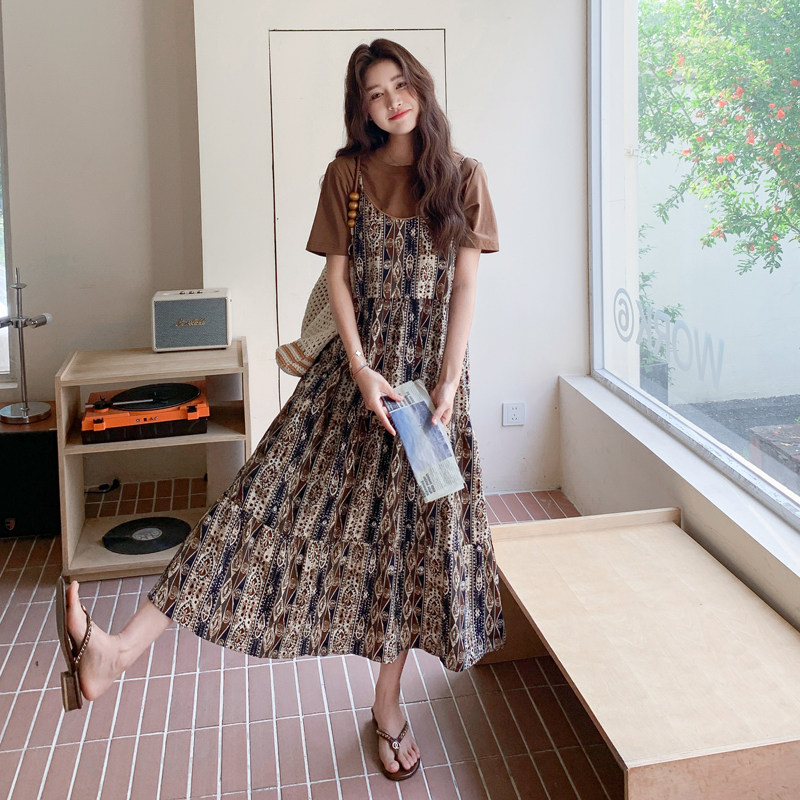 复古碎花吊带连衣裙T恤套装女2025夏季新款法式高级感显瘦中长裙