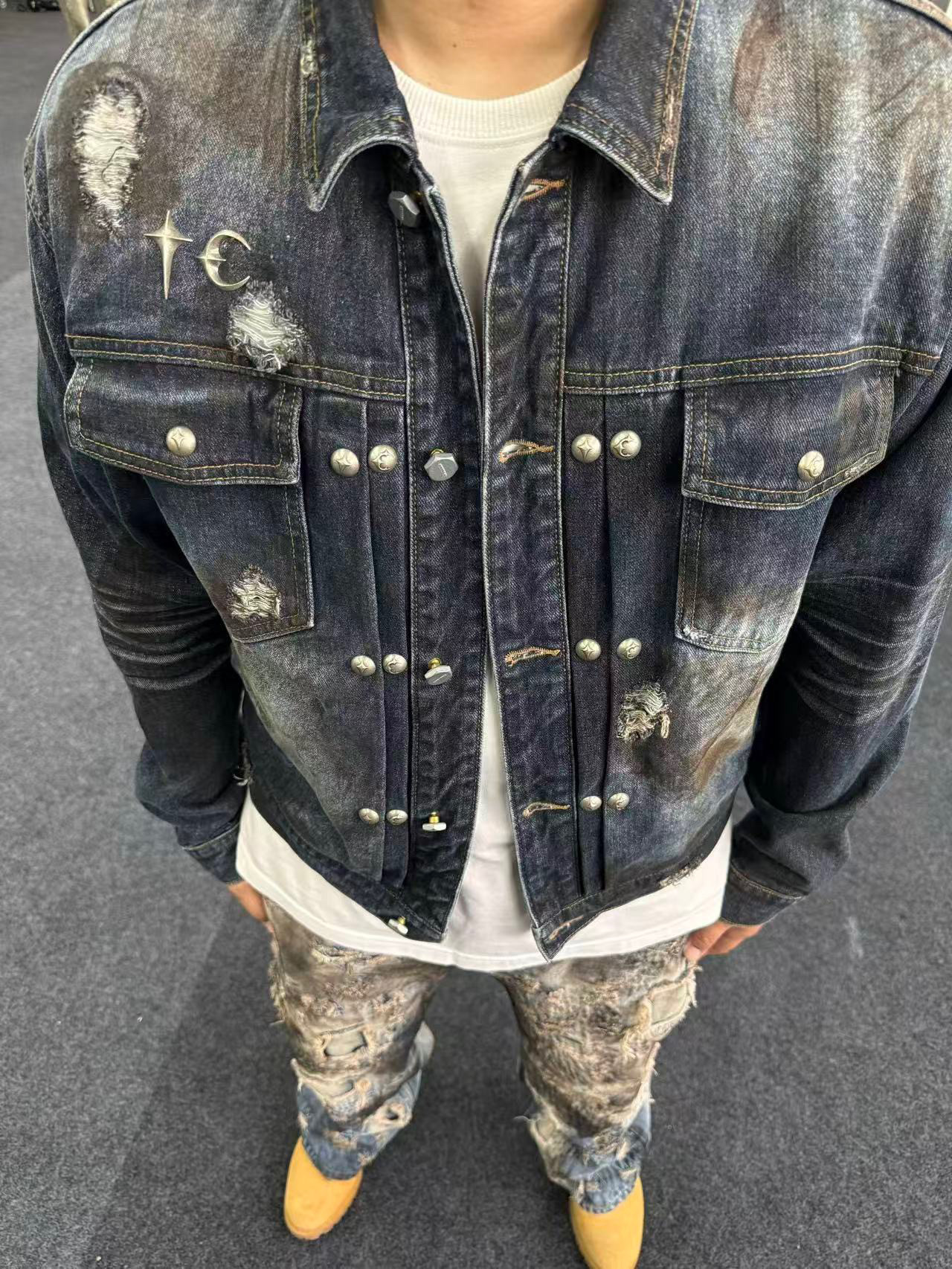 小众高街潮流时尚重工铆钉水洗刷蜡休闲宽松男士翻领牛仔夹克外套