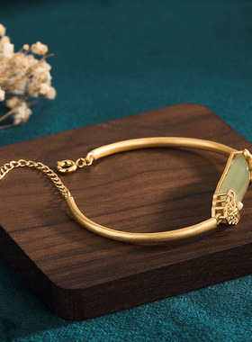 中国风国潮镶嵌仿和田玉青玉厚磨砂镀金工艺复古宫廷手镯