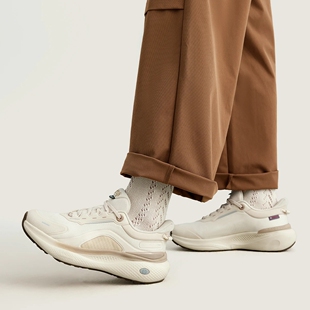 李宁女子休闲鞋SOFT PLUS 2透气弹力轻便舒适防水运动鞋女AGLV084