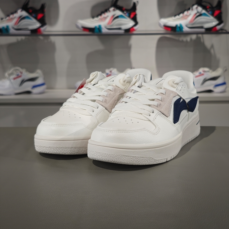 李宁板鞋2023秋季新款男子低帮耐磨经典休闲鞋小白鞋AGCT627