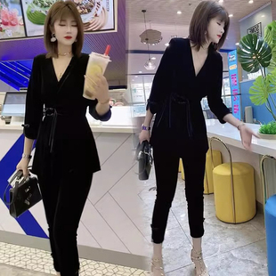 金丝绒套装女春秋季款时尚小香风v领高端女人味上衣小脚裤两件套