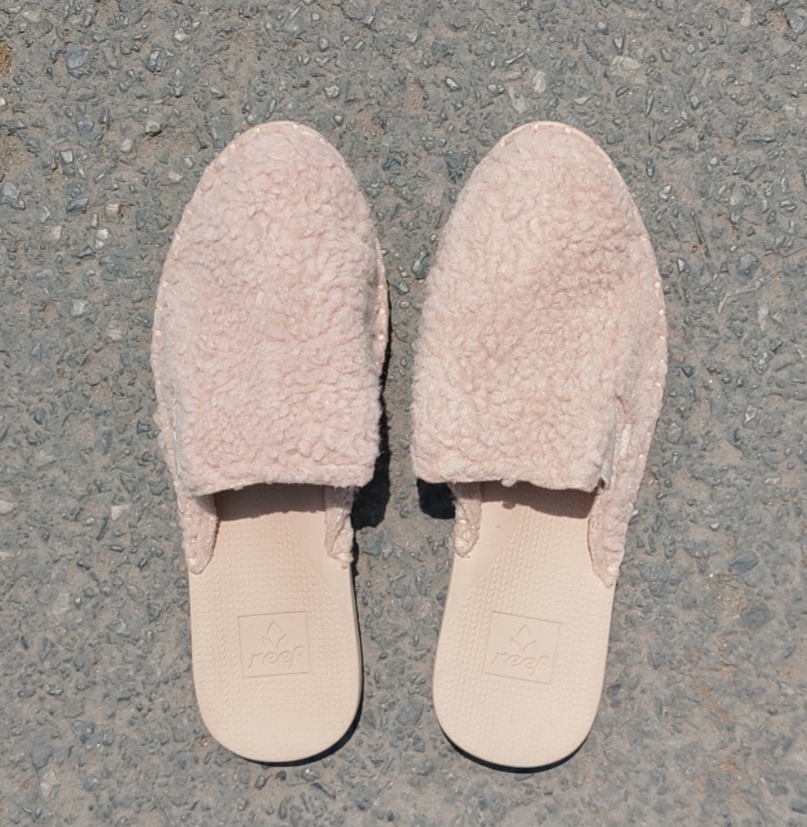 外贸鞋原单库存 包头拖鞋 女拖鞋 粉色超轻 减震鞋底 毛毛款