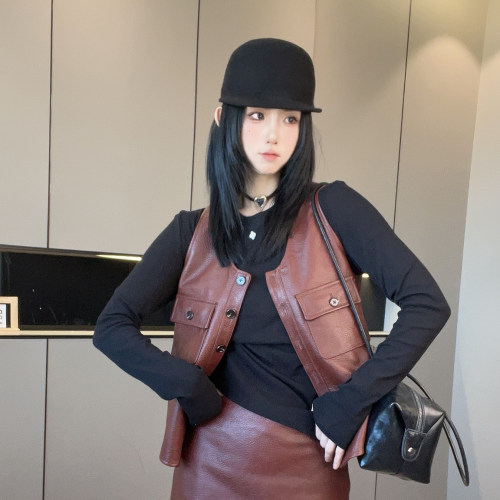 皮马甲女2026早秋新款欧洲站纯色绵羊皮外套单排扣皮衣无袖上衣
