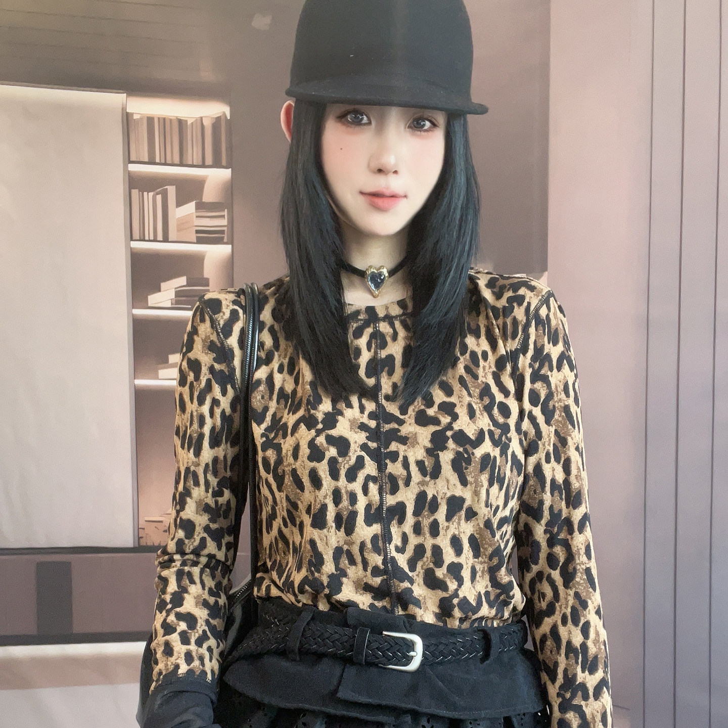 长袖豹纹T恤女2026秋季新款时尚撞色拼接打底衫修身显瘦圆领上衣