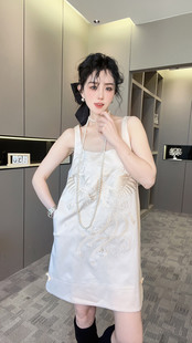 新款 吊带连衣裙女2024夏季 短裙 fashion 国风纯色重工刺绣无袖