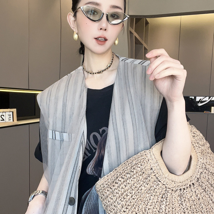 条纹马甲女2026春季新款时尚两粒扣中长款马夹大口袋外套无袖上衣