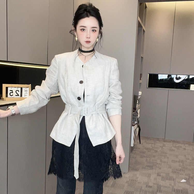外套女2026春季新款欧洲站设计感百搭腰带收腰单排扣长袖圆领上衣