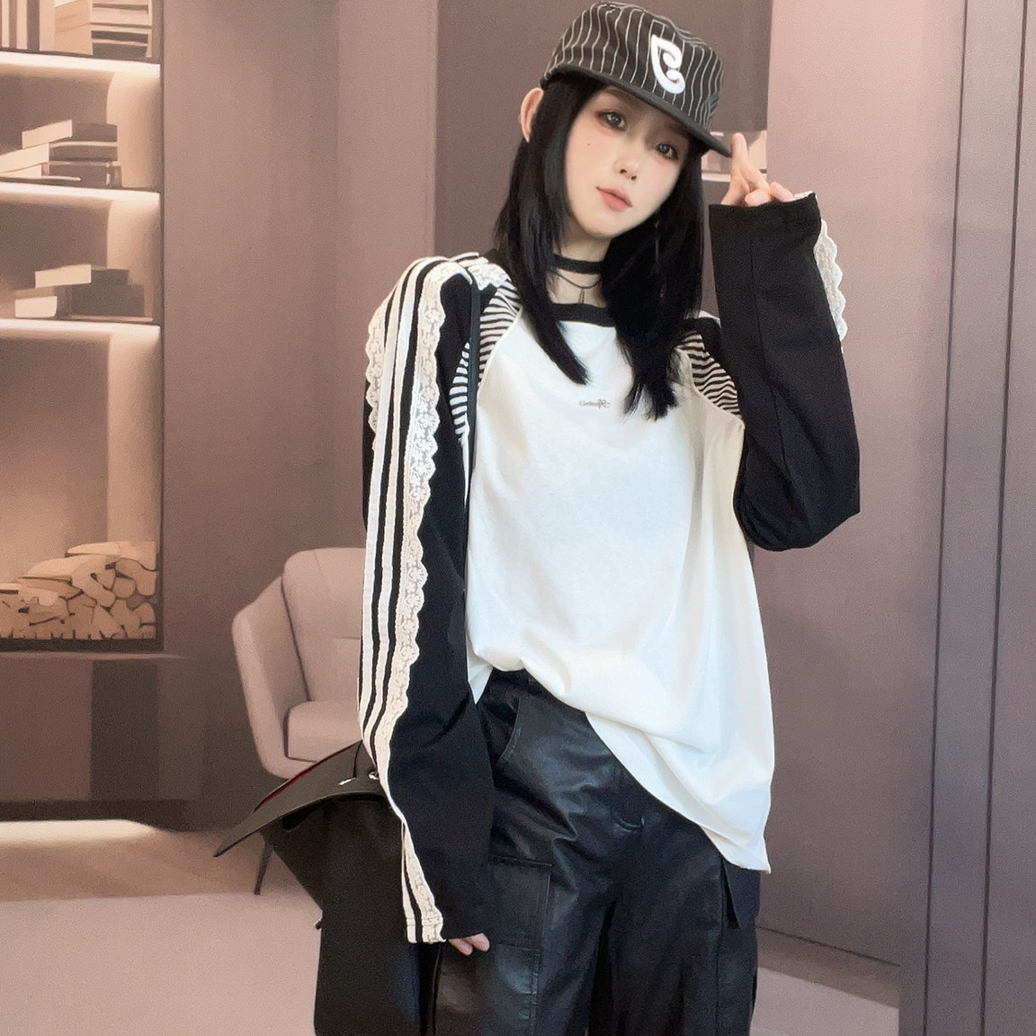 侧条纹长袖T恤女2026秋季新款撞色拼接蕾丝花边打底衫圆领上衣