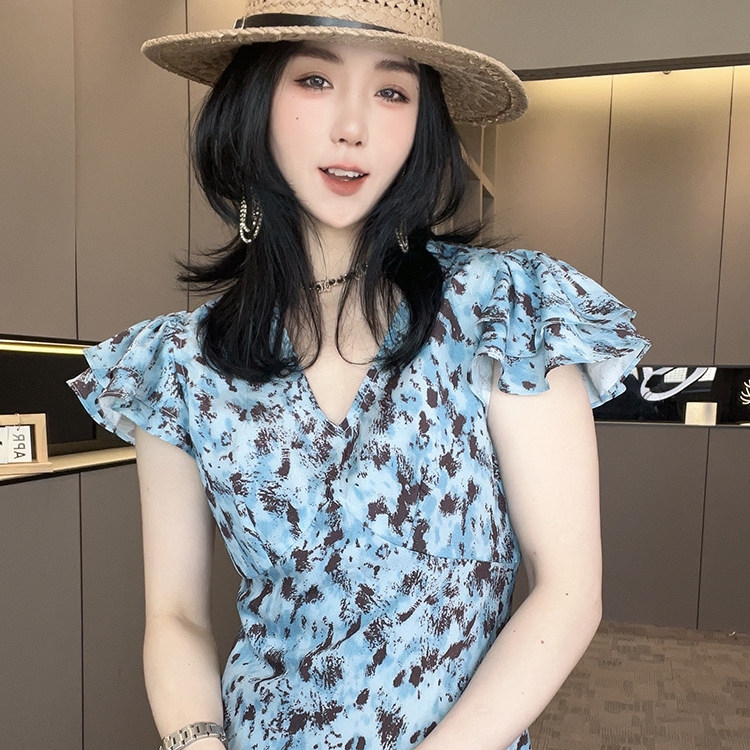 碎花连衣裙女2026夏季新款欧洲站法式度假风印花长裙时尚V领裙子