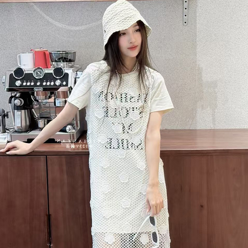 短袖连衣裙女2025夏季新款字母印花拼接立体花朵镂空圆领T恤裙