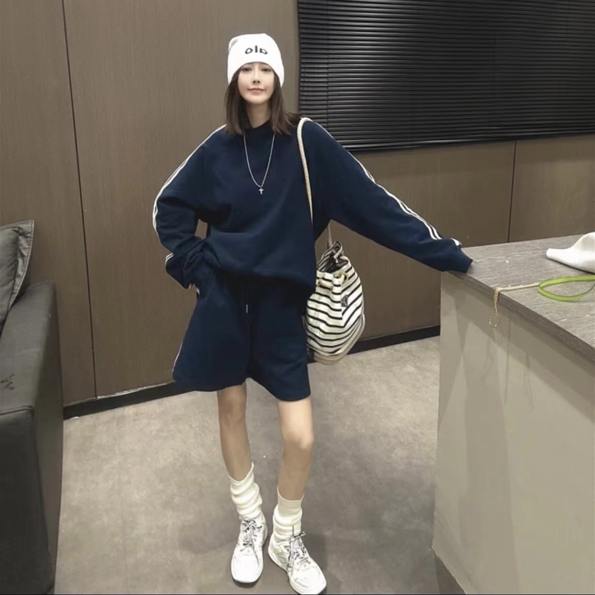 2025早秋新款欧货休闲侧条纹长袖卫衣套装短裤两件套