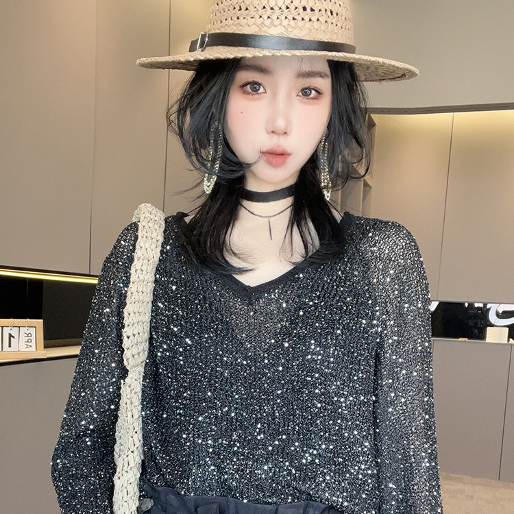 T恤女2026春季新款欧洲站设计感时尚百搭拼接重工亮钻V领长袖上衣
