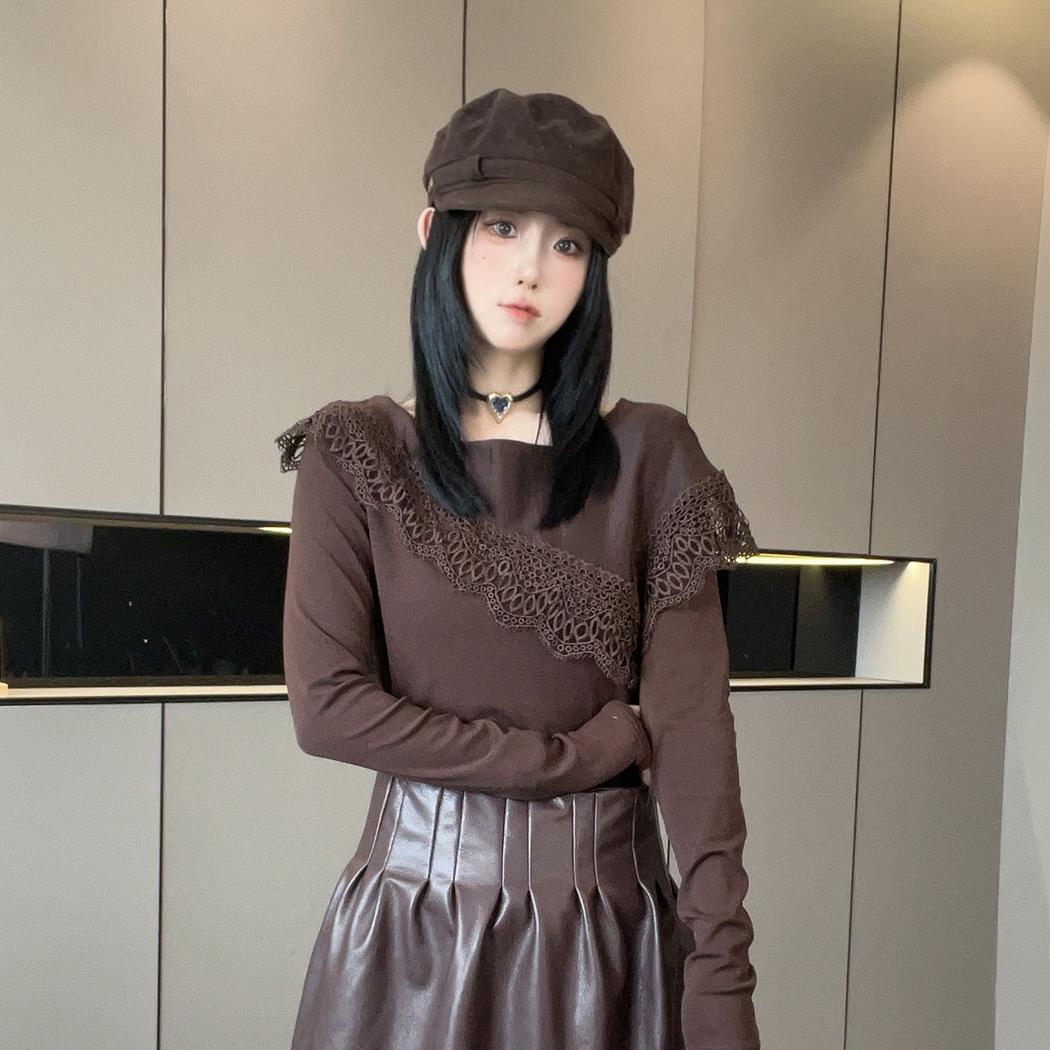 T恤女2026秋季新款欧洲站时尚纯色蕾丝拼接荷叶边打底衫长袖上衣