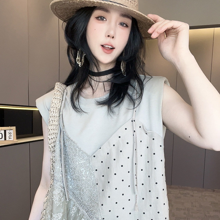 无袖连衣裙女2026春季新款蕾丝钩花撞色拼接假两件背心裙圆领裙子