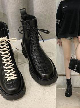 街拍冬季潮新款马丁靴2025Chic女网红短靴秋瘦瘦靴英伦风粗跟