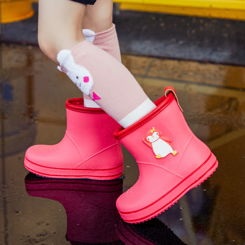 儿童雨鞋男女童轻便可爱防滑防水雨靴中筒幼儿园套鞋小童雨衣套装_虎窝淘