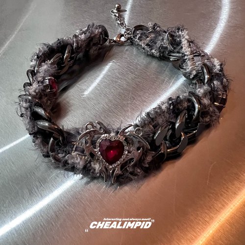 毛绒绒爱心几何刀锋设计颈链女