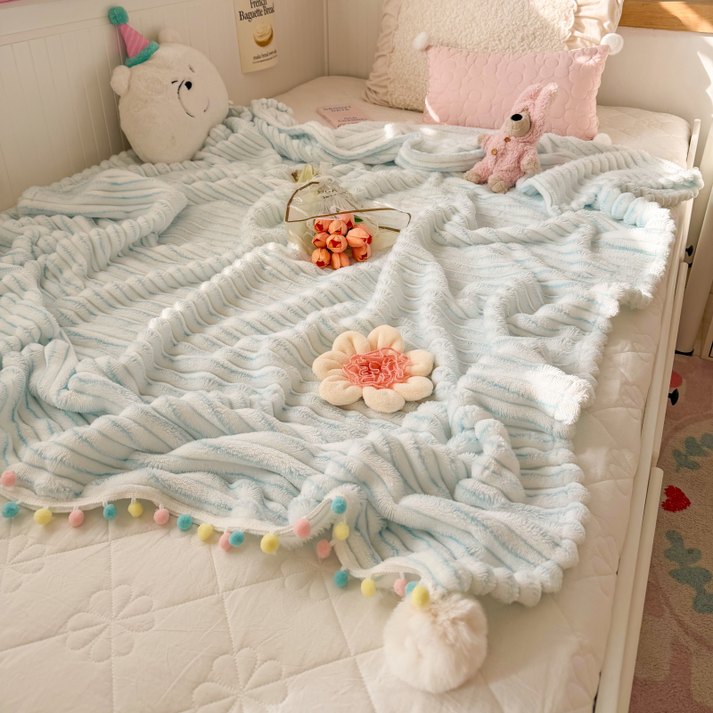 新款高克重小毛球款毛毯冬季加厚珊瑚绒盖毯办公室午休毯沙发毯