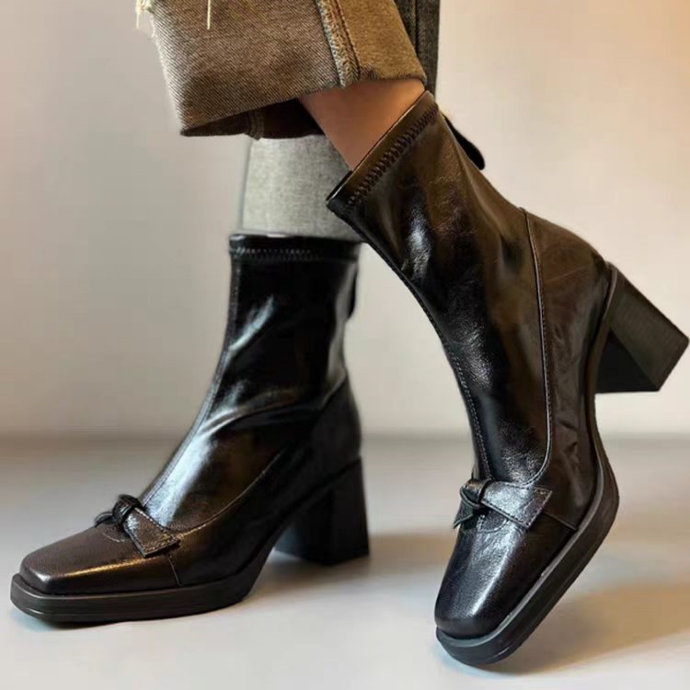 蝴蝶结方头粗跟及踝靴真皮后拉链瘦瘦靴小个子简约秋冬新款短靴女
