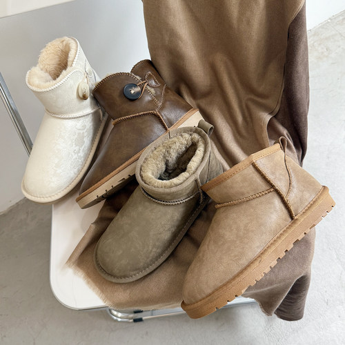 2025新款冬雪地靴女短筒加绒加厚周冬雨同款防水皮面平底时尚棉鞋