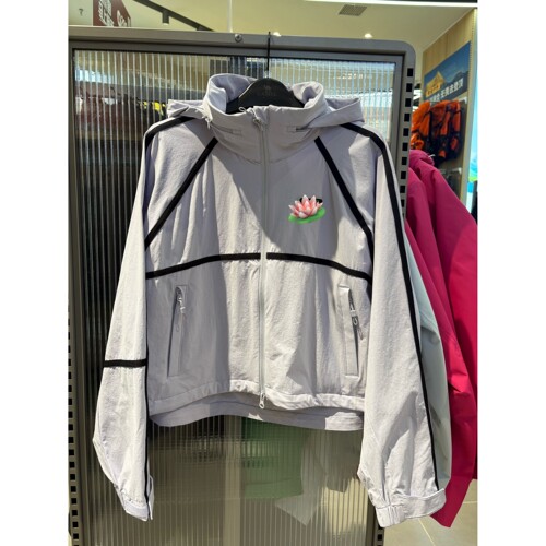 骆驼2026新款春装女款梭织外套N26SA31151