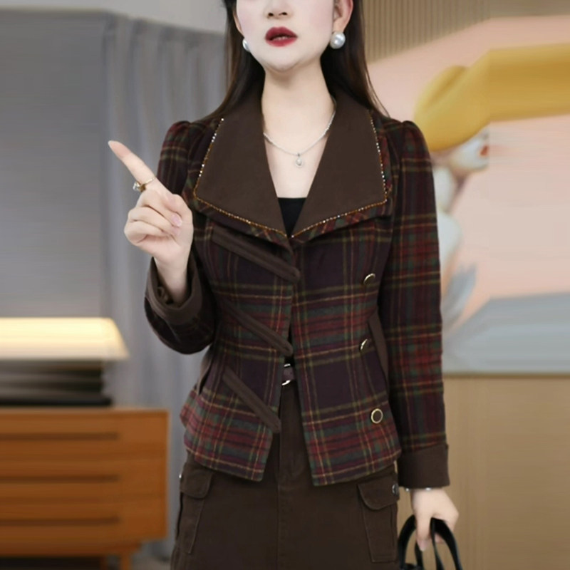 设计感时尚格纹短款外套女