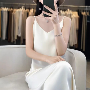 三醋酸仿真丝吊带连衣裙女夏季 设计仙女缎面小众 宽松内搭长裙法式