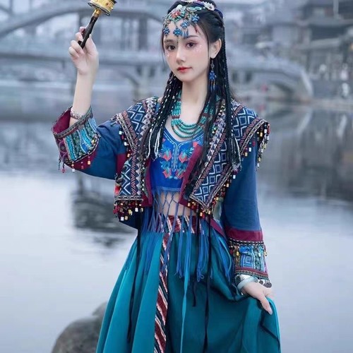 苗疆少女异域风汉服民族风情