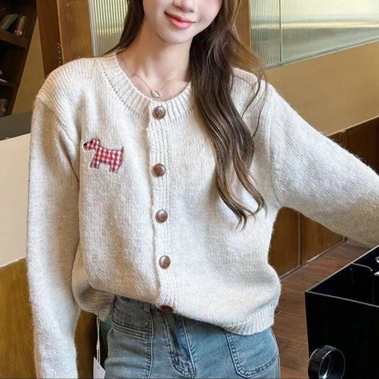 小狗贴布粉色圆领毛衣开衫女2025秋冬新款软糯宽松慵懒风针织外套,女装/女士精品,毛衣,淘宝优惠券,粉丝福利购,淘宝优惠卷