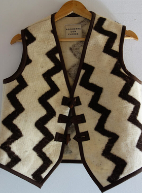 「Maroon」西班牙Accidente Con Flores/ACF 手工羊毛牛角扣马甲