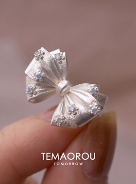 清冷感小众设计立体蝴蝶结镶嵌奶蓝色小欧泊石戒指开口食指戒指环