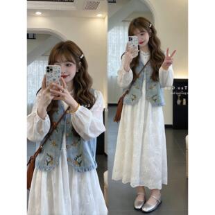 背心的马甲蕾丝女牛仔穿一整套好看巨刺绣长袖早春搭两件套连衣裙