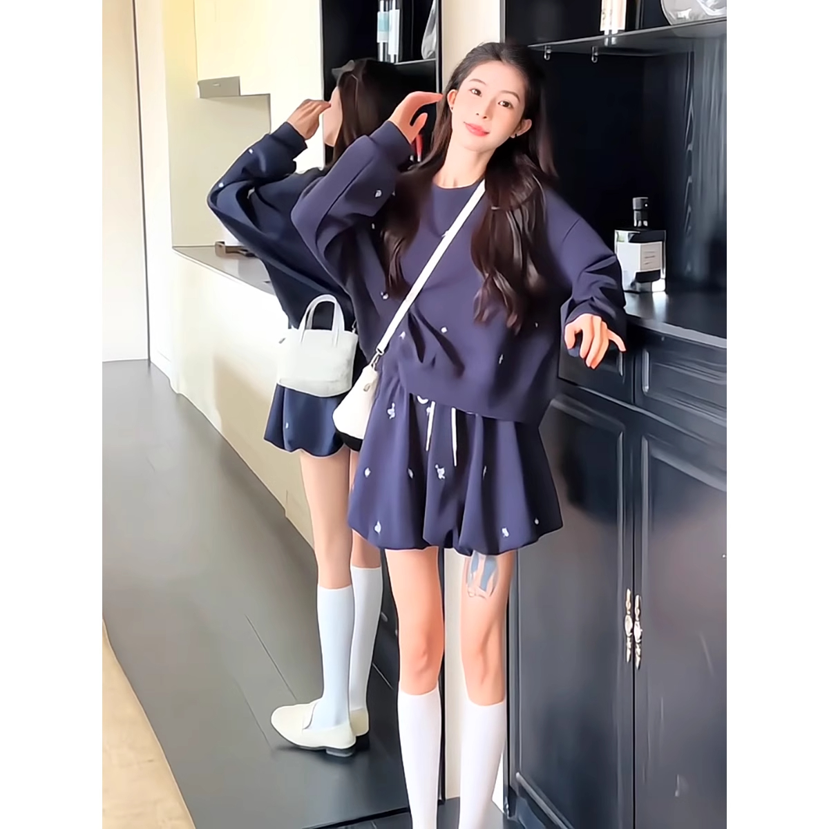 韩版时尚重工刺绣2025春新款圆领长袖卫衣+松紧腰挂板短裤套装女