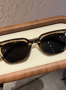 高级感复古猫眼墨镜女方圆脸小框遮阳防紫外线配近视太阳眼镜男潮