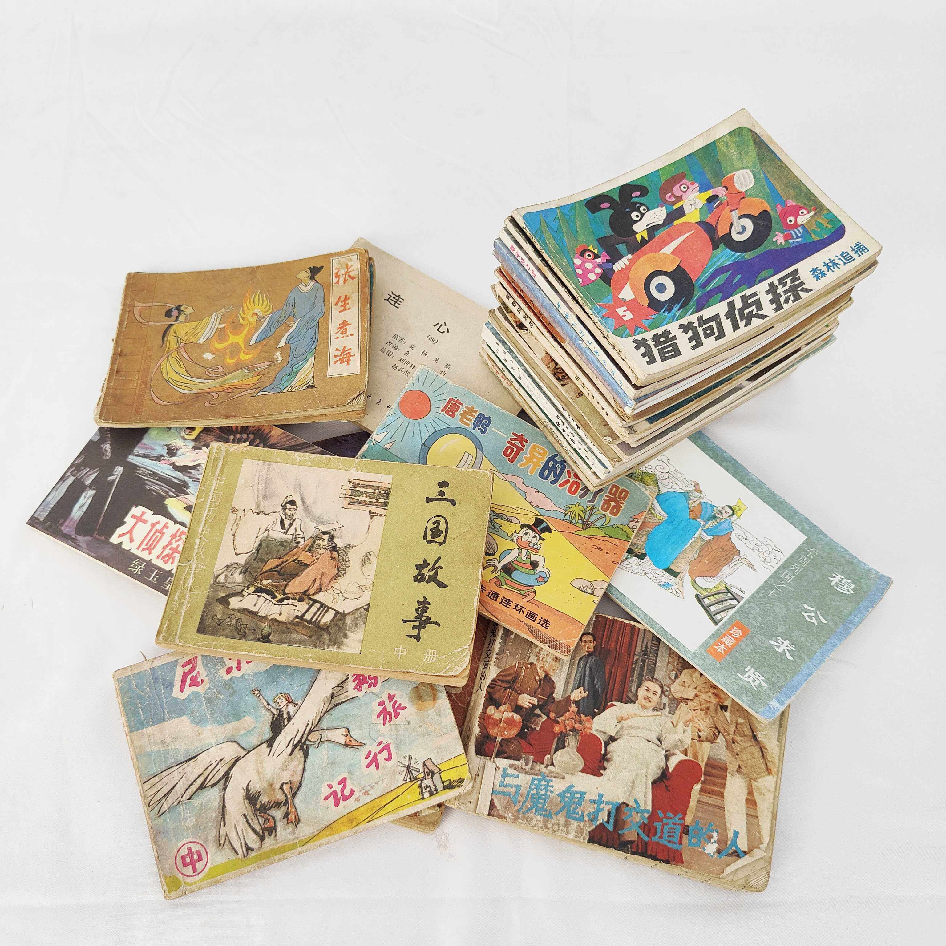 老物件7080年代小人书连环画怀旧纪念品农家乐民俗装饰道具摆件