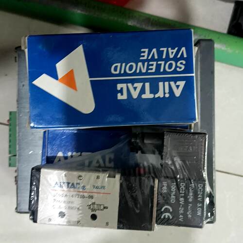 议价4V110M5B 4V210-08 4V21008B 亚德客气动电磁阀维修