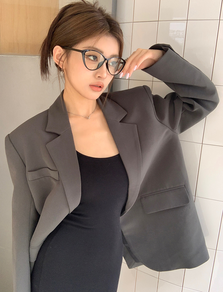 2023秋装新款高级设计感女士灰色休闲小西装外套女春