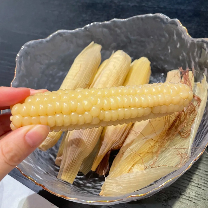 云南西双版纳香糯甜嫩拇指手指小玉米婴儿宝宝辅食新鲜儿童早餐