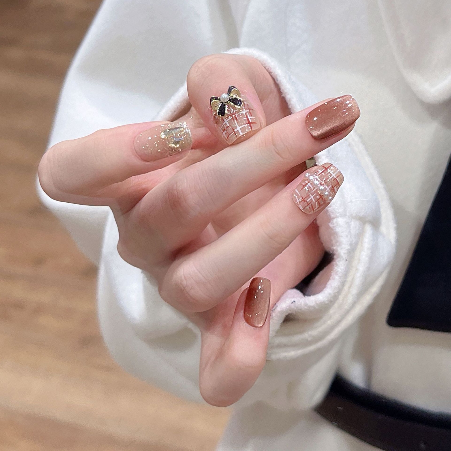 小香风手工穿戴甲短款蝴蝶结美甲贴片ins高级感秋冬2025新款